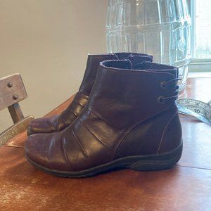 Clarks Ankle Burgundy Boots 7.5